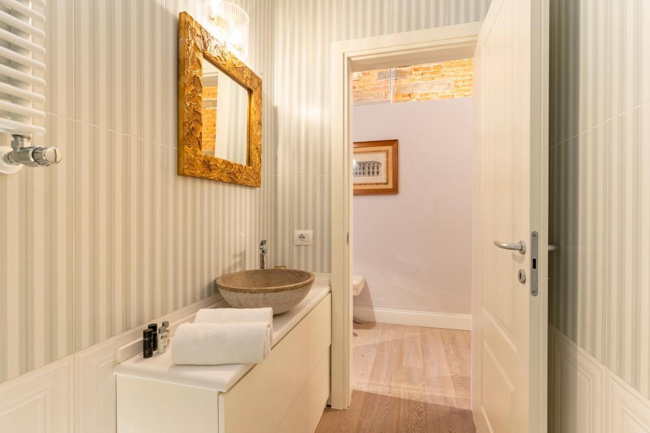 Art Apartment Luxury Sofia Suite Флоренция Екстериор снимка
